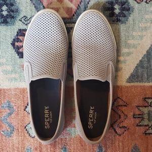 Sperry slip on flats